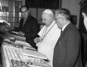 Giovanni XXIII visita la Tipografia Poliglotta Vaticana